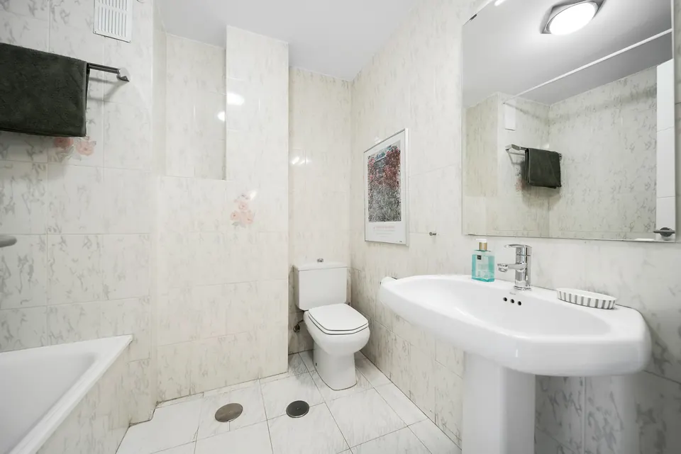 Bathroom, Costasolrent · 2024 · shoot 1
