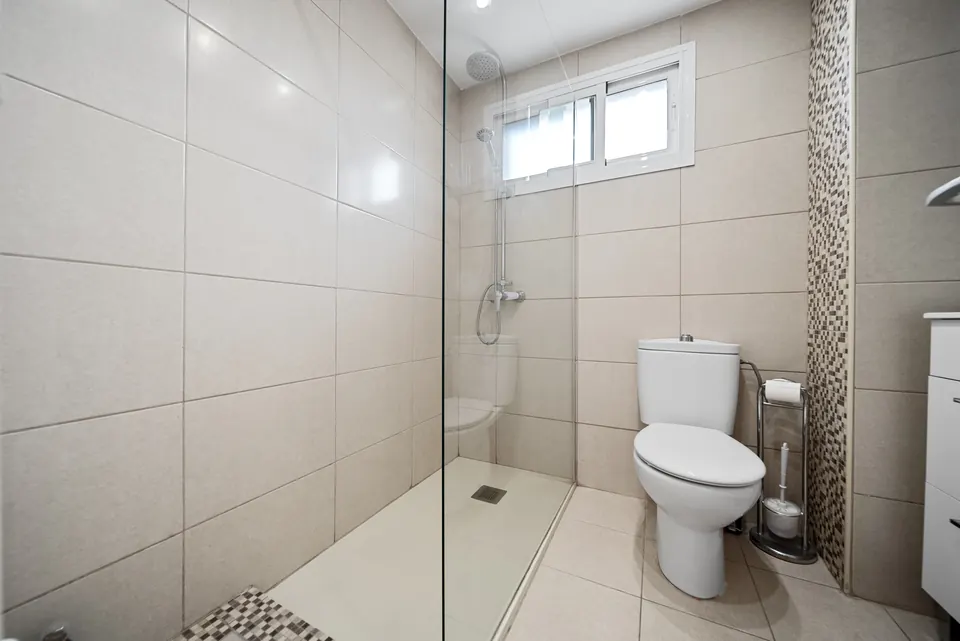 Bathroom, WL Costa Properties · 2024 · shoot 5