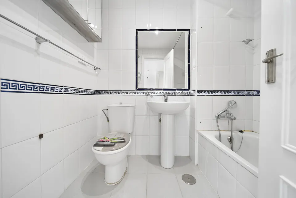Bathroom, WL Costa Properties · 2024 · shoot 9