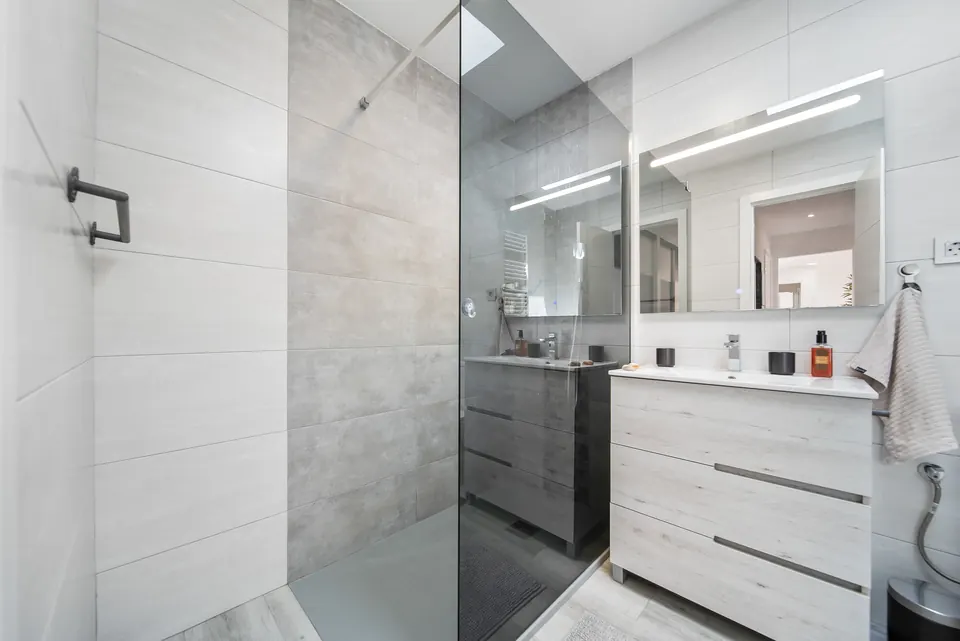 Bathroom, Costasolrent · 2024 · shoot 3