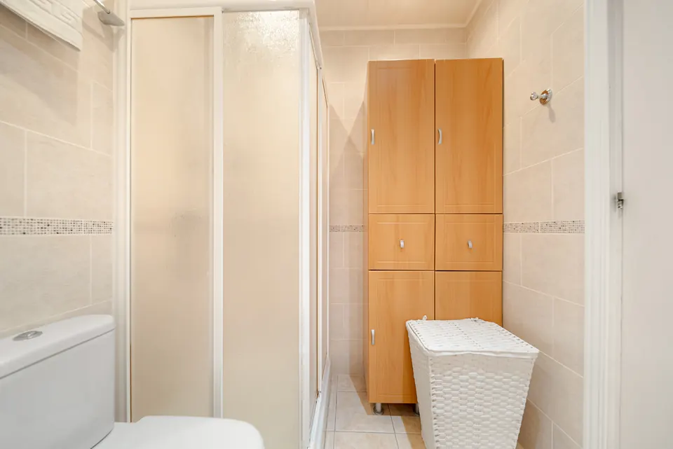 Bathroom, Suncoaster · 2024 · shoot 6