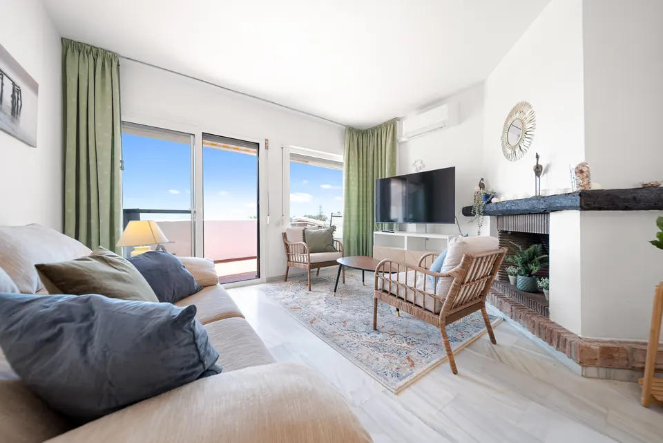 Living room, Suncoaster · 2024 · shoot 6