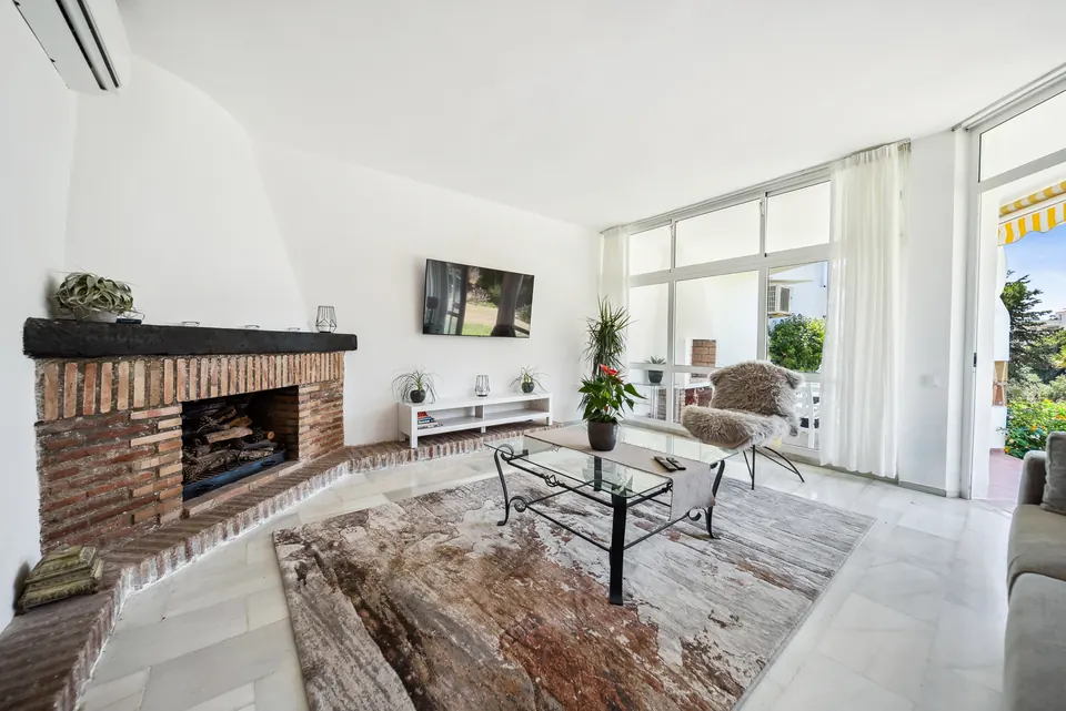 Living room, Suncoaster · 2024 · shoot 7