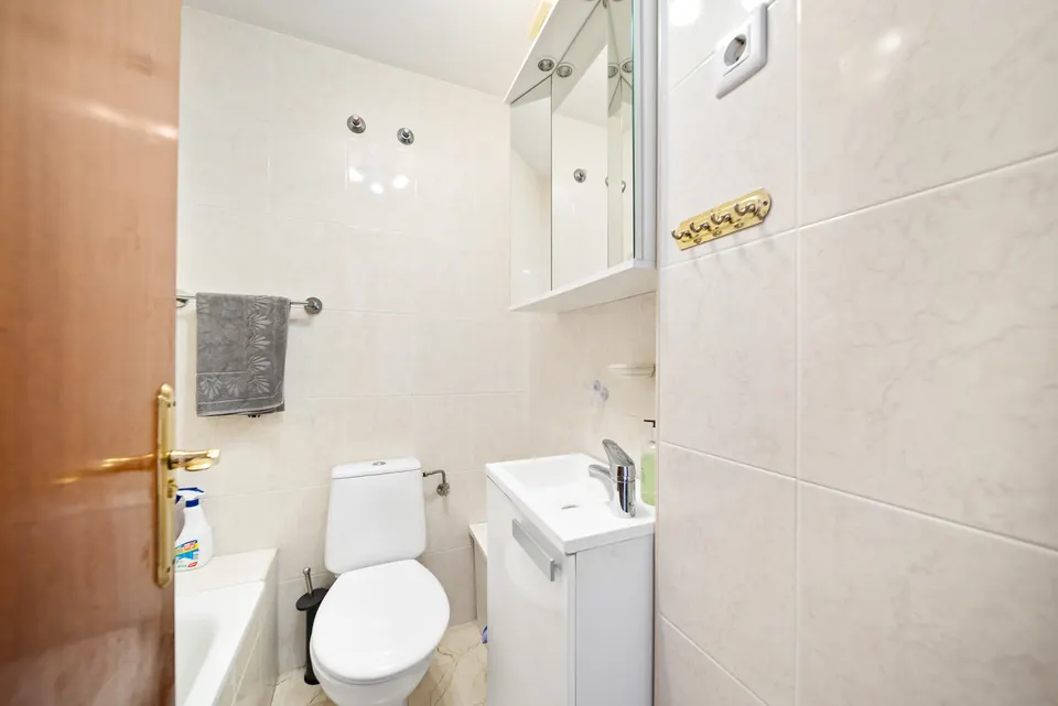 Bathroom, WL Costa Properties · 2024 · shoot 1