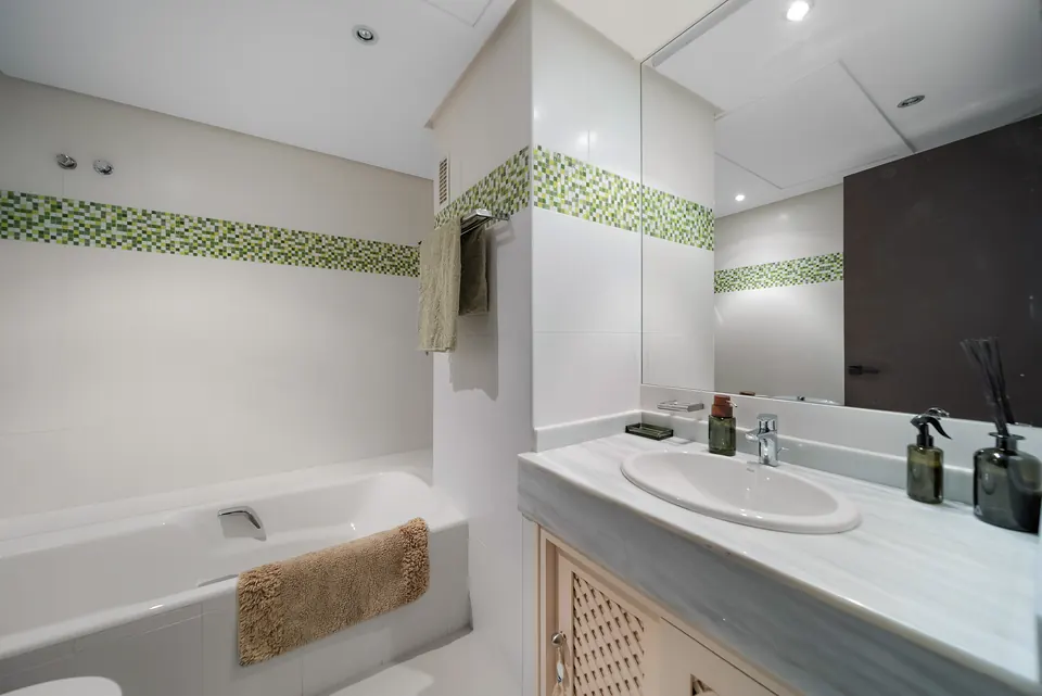Bathroom, WL Costa Properties · 2024 · shoot 14