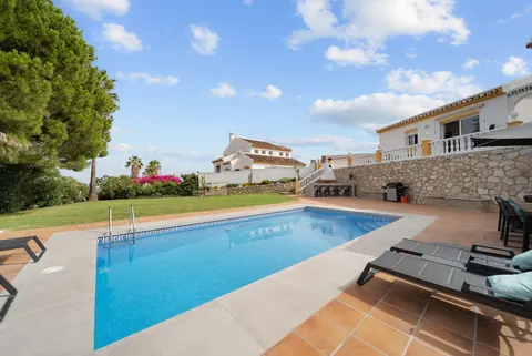 Pool, WL Costa Properties · 2024 · shoot 15