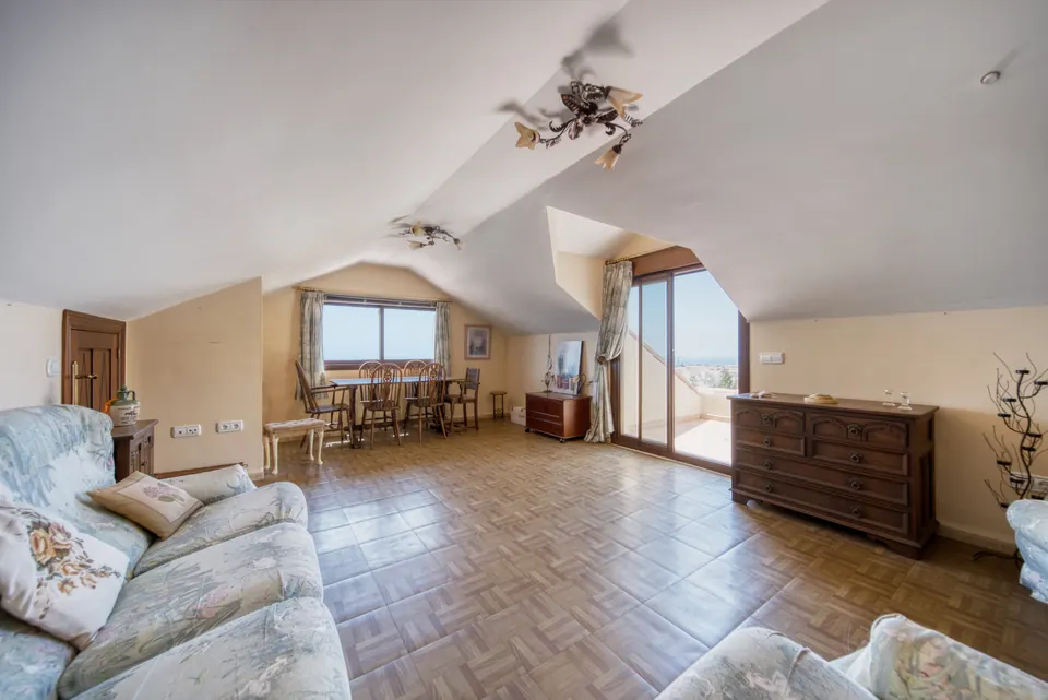 Open plan living and dining, WL Costa Properties · 2024 · shoot 17