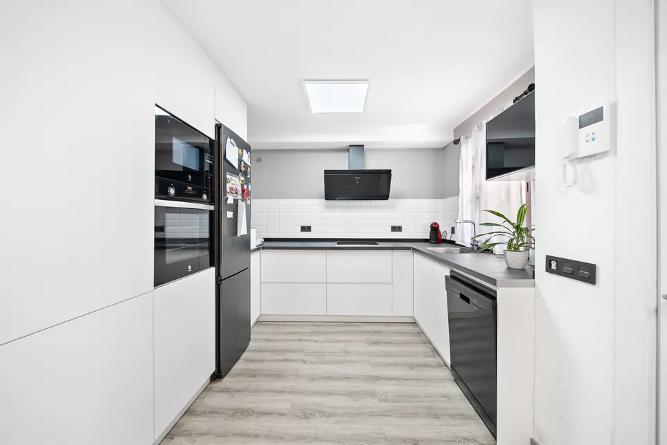 Kitchen, WL Costa Properties · 2024 · shoot 18