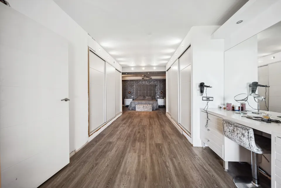 Entrance, WL Costa Properties · 2024 · shoot 24