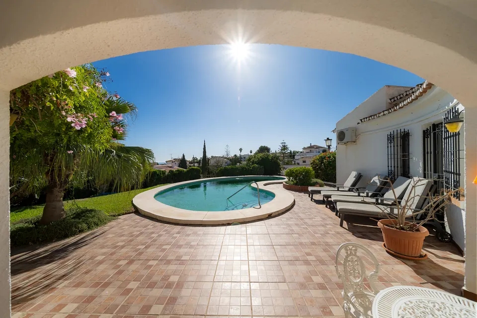 Pool, WL Costa Properties · 2024 · shoot 26