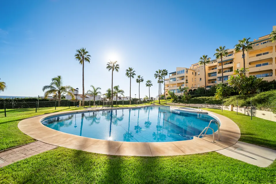 Pool, Costasolrent · 2024 · shoot 8