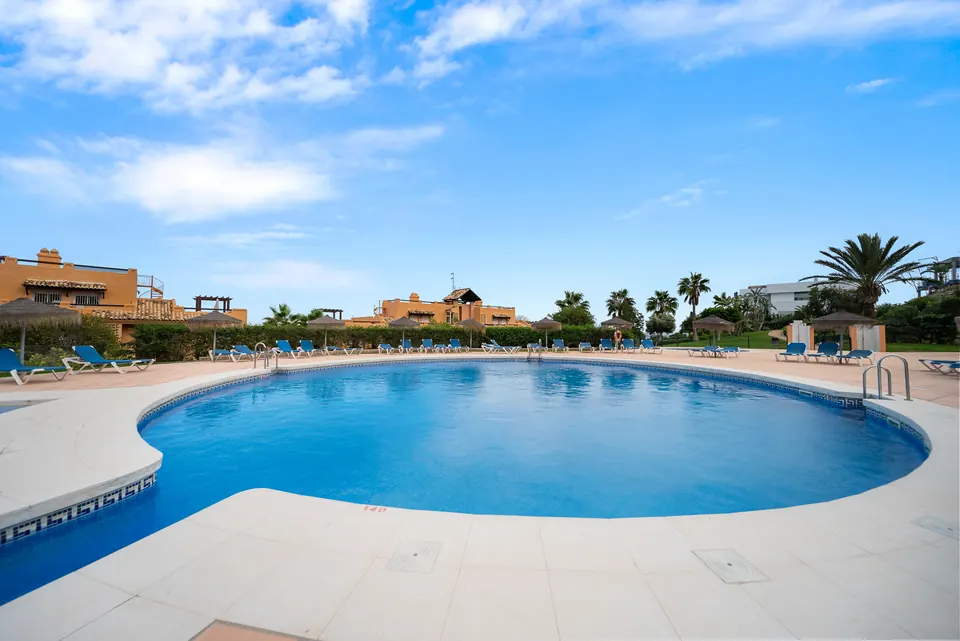 Pool, Costasolrent · 2024 · shoot 9