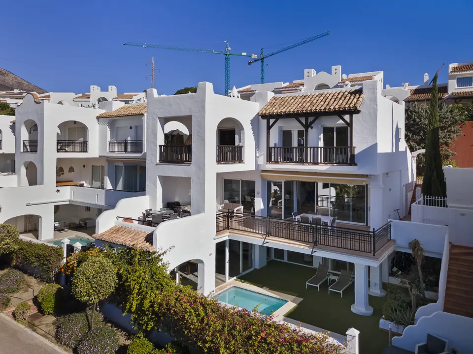 Exterior, WL Costa Properties · 2024 · shoot 28
