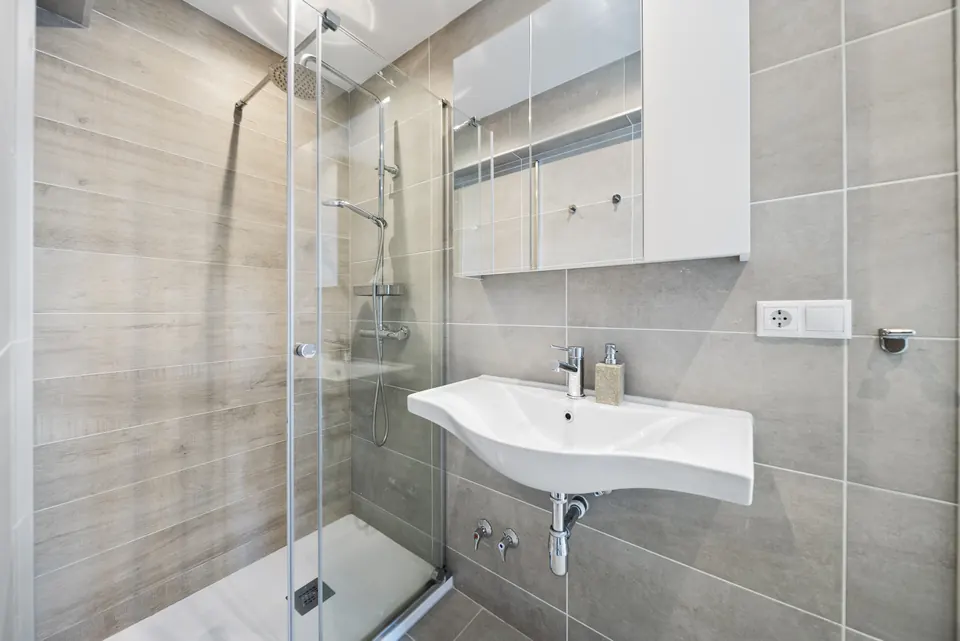 Bathroom, WL Costa Properties · 2024 · shoot 2