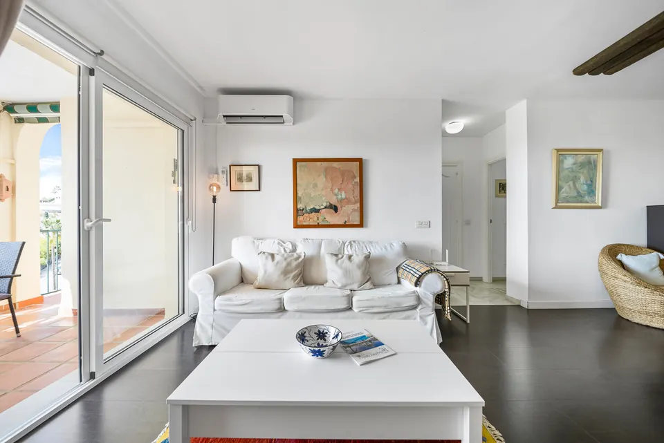 Living room, Suncoaster · 2024 · shoot 1