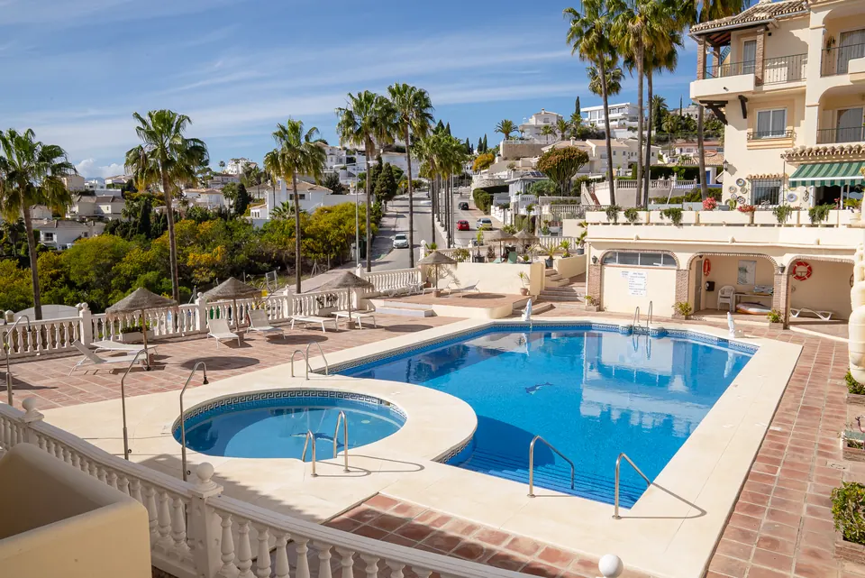 Pool, Suncoaster · 2024 · shoot 1