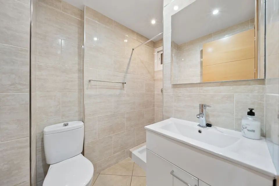Bathroom, WL Costa Properties · 2024 · shoot 4