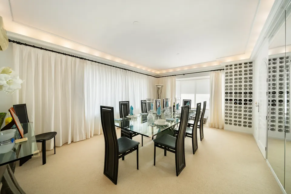 Dining room, Suncoaster · 2025 · shoot 1