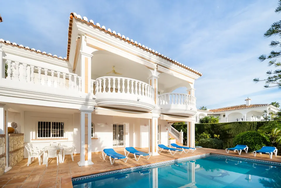 Pool, Suncoaster · 2025 · shoot 1