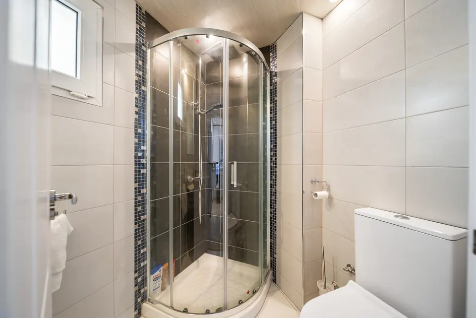 Bathroom, WL Costa Properties · 2025 · shoot 5