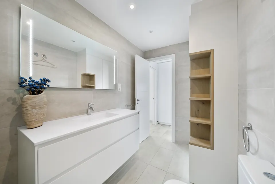 Bathroom, WL Costa Properties · 2025 · shoot 7