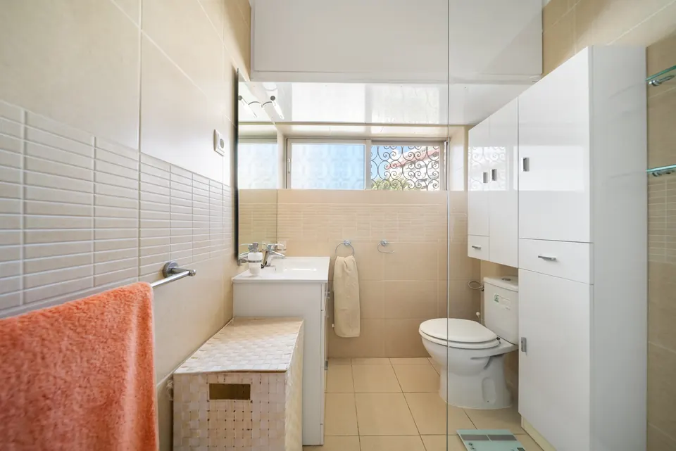 Bathroom, WL Costa Properties · 2025