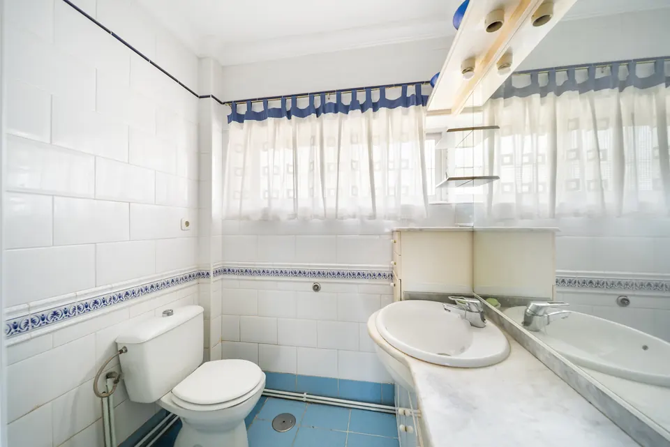 Bathroom, WL Costa Properties · 2025