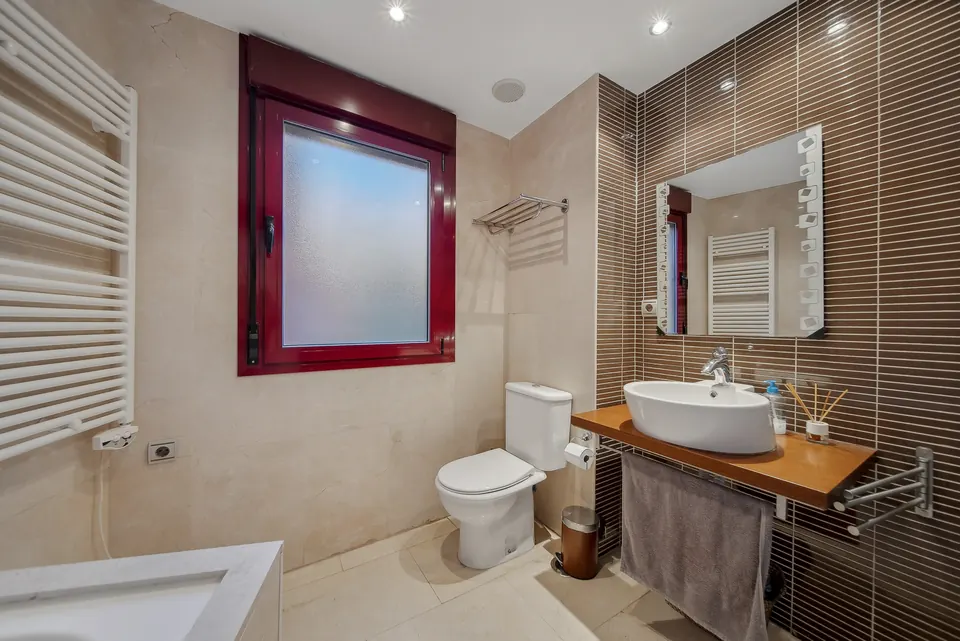 Bathroom, Utopía Coast Properties · 2025 · shoot 2