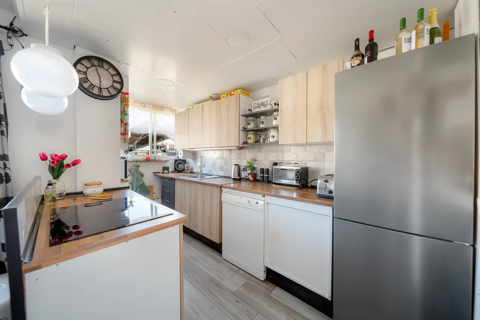 Kitchen, WL Costa Properties · 2025 · shoot 13