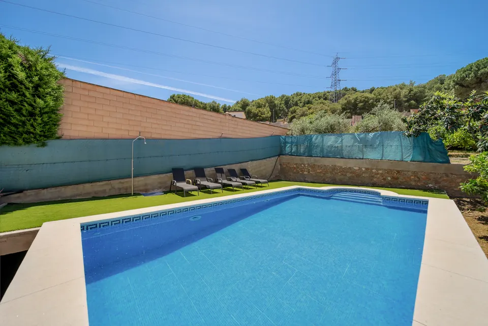 Pool, Property · 2025