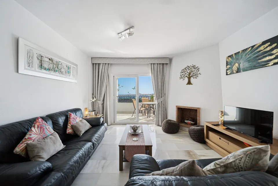 Living room, Suncoaster · 2025 · shoot 4