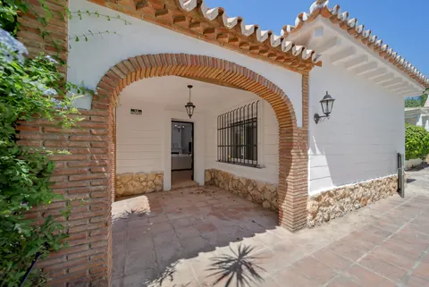 Exterior, WL Costa Properties · 2025 · shoot 15