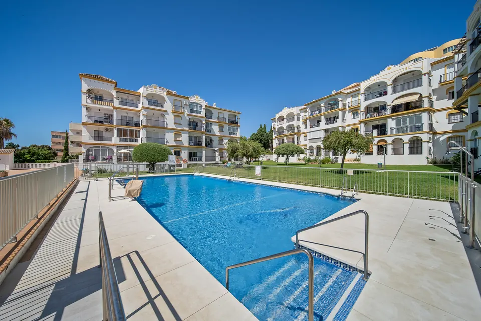 Pool, WL Costa Properties · 2025 · shoot 15