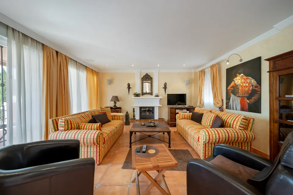 Living room, WL Costa Properties · 2025 · shoot 19