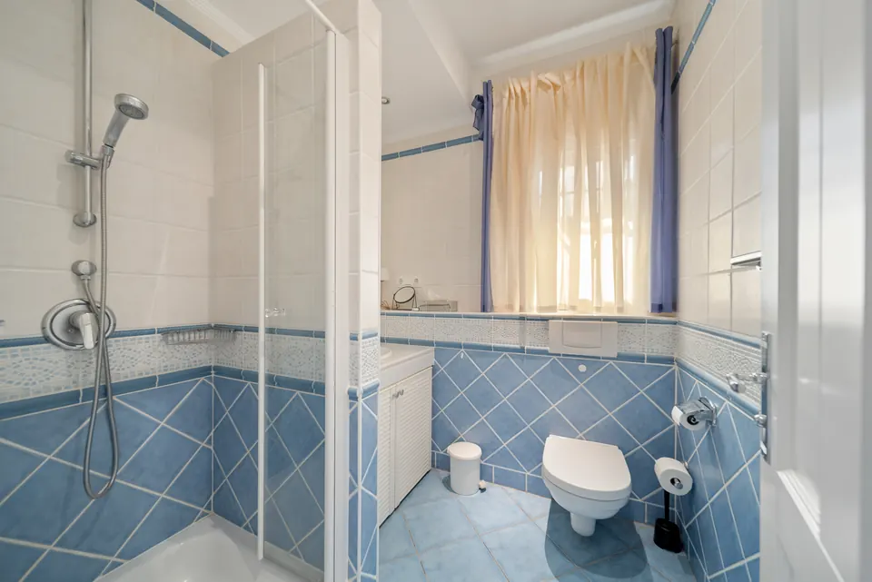 Bathroom, WL Costa Properties · 2025 · shoot 19