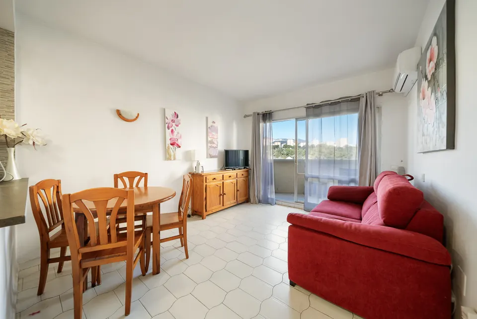 Open plan living and dining, WL Costa Properties · 2025 · shoot 2