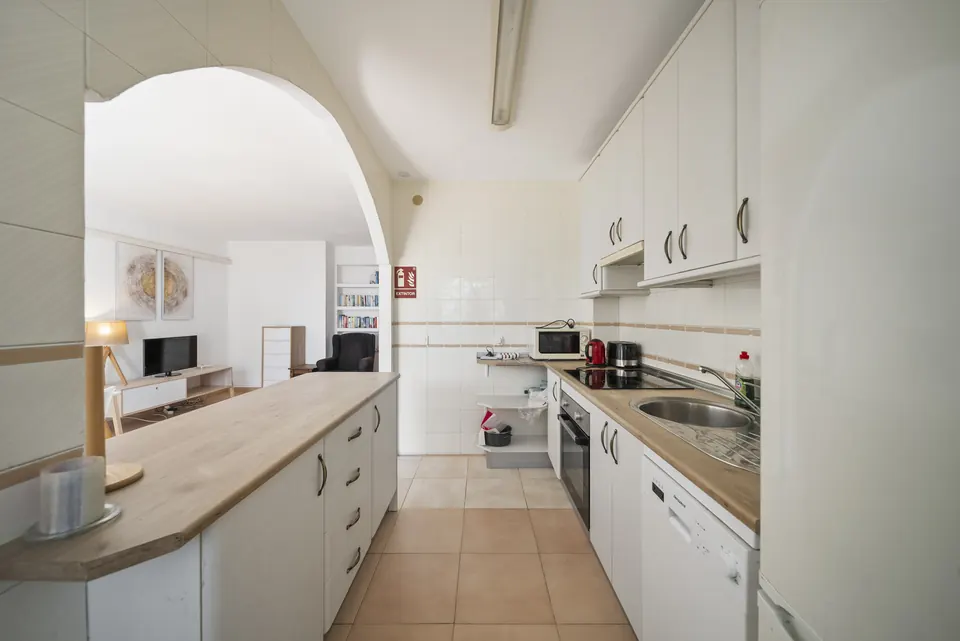 Kitchen, WL Costa Properties · 2025 · shoot 23