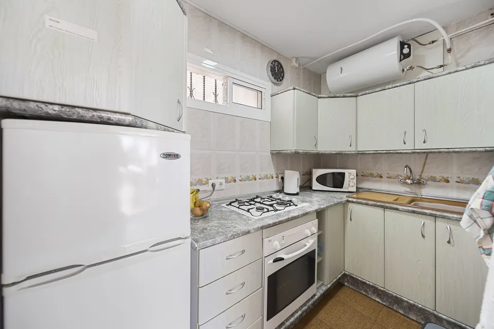 Kitchen, WL Costa Properties · 2025 · shoot 27