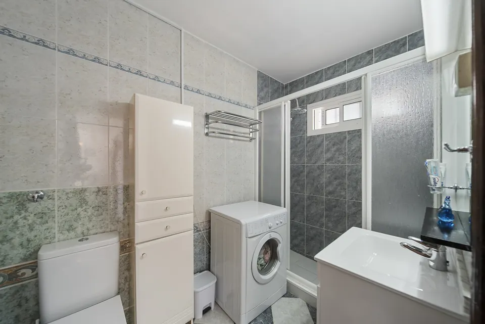Bathroom, WL Costa Properties · 2025 · shoot 27