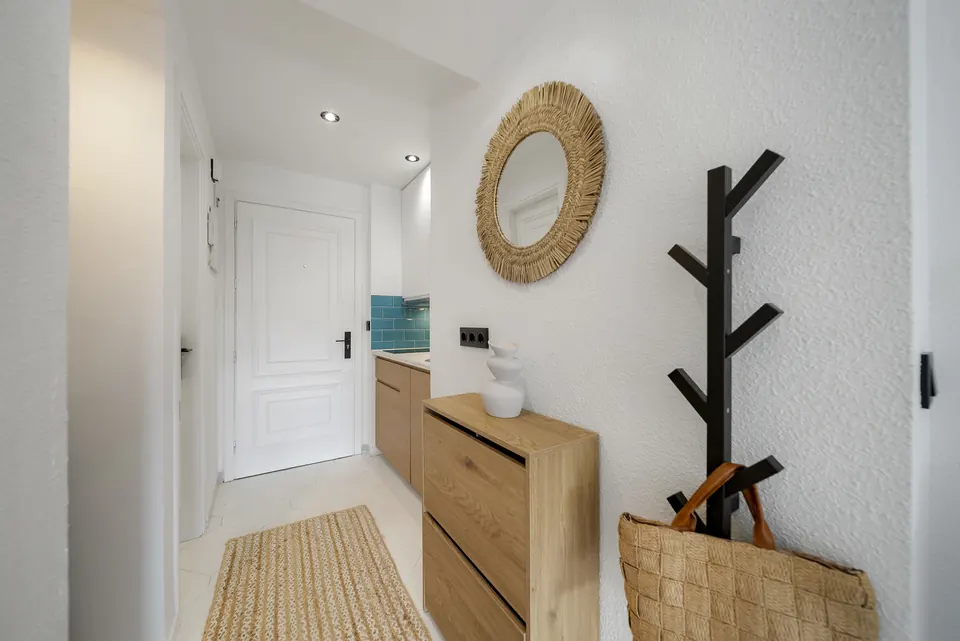 Entrance, Private owner · 2025