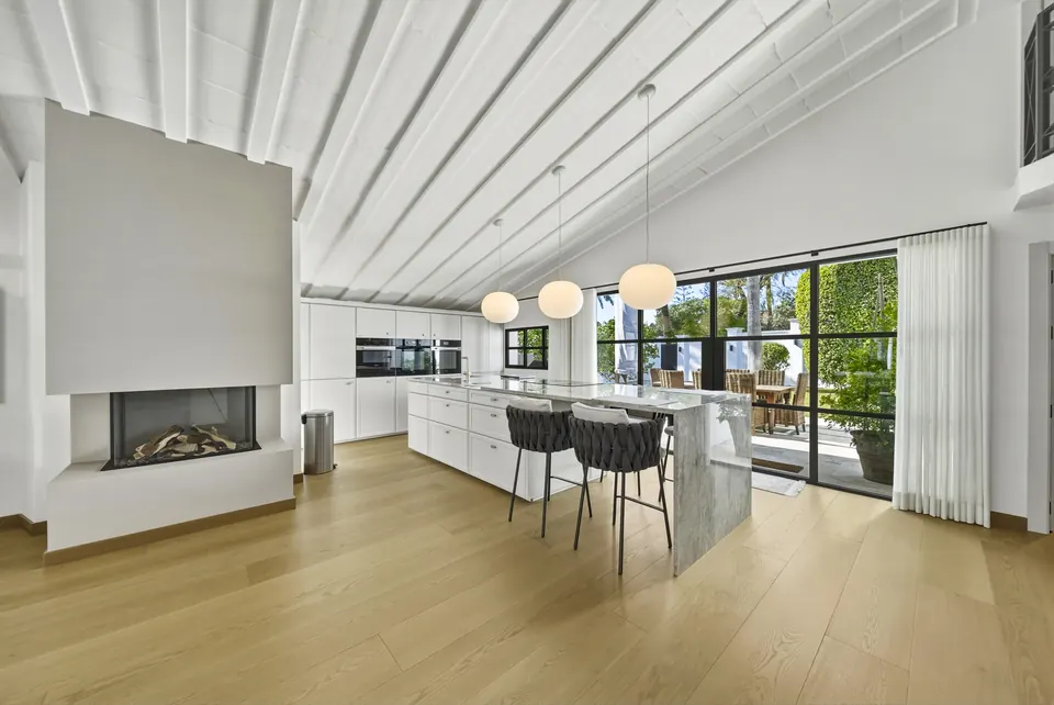 Open plan living and dining, Private owner · 2026