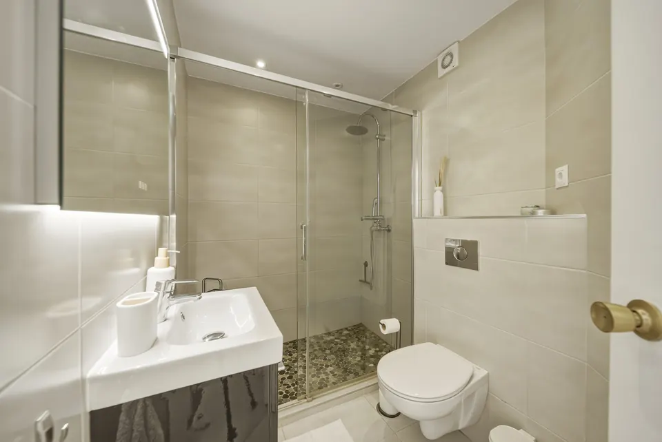 Bathroom, Private owner · 2026