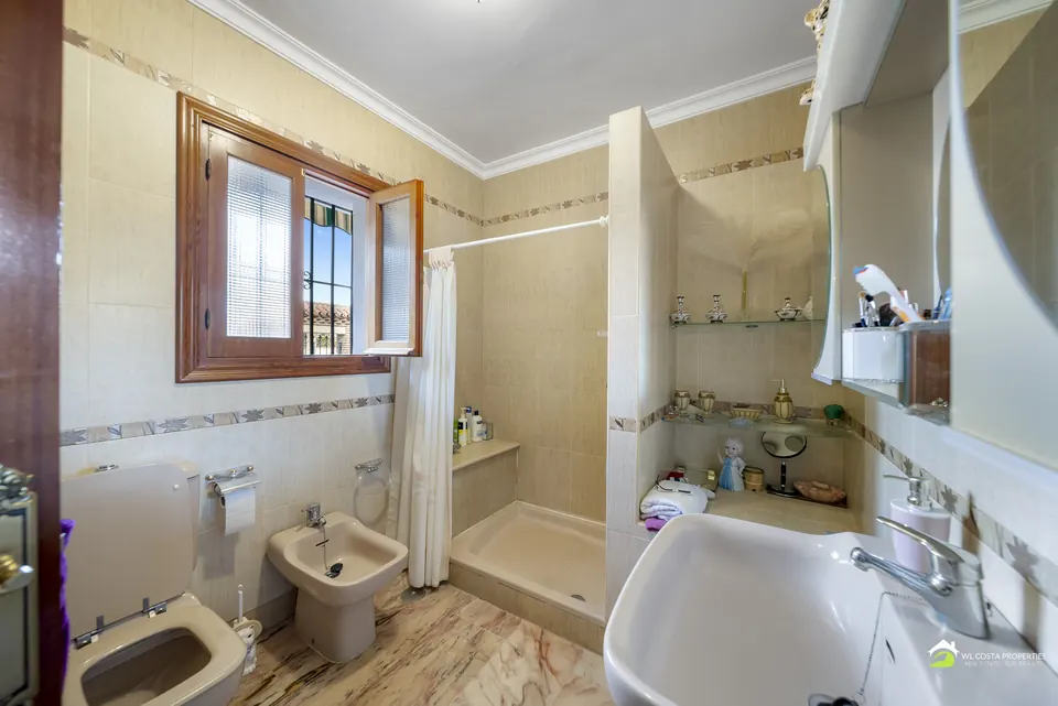 Bathroom, WL Costa Properties · 2026 · shoot 1
