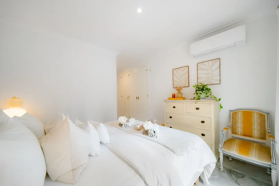 Bedroom, Private owner · 2026