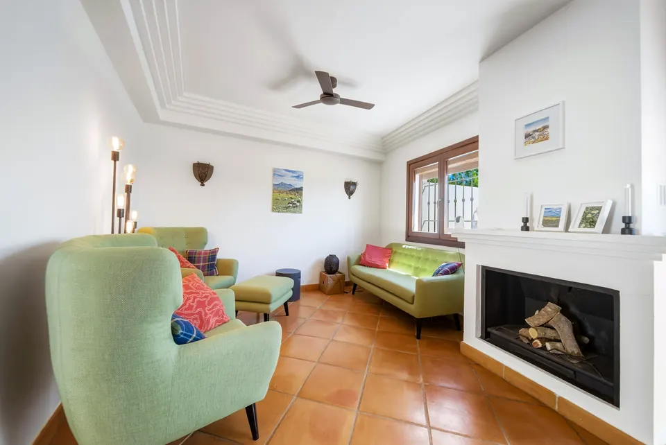 Living room, Utopía Coast Properties · 2026 · shoot 1