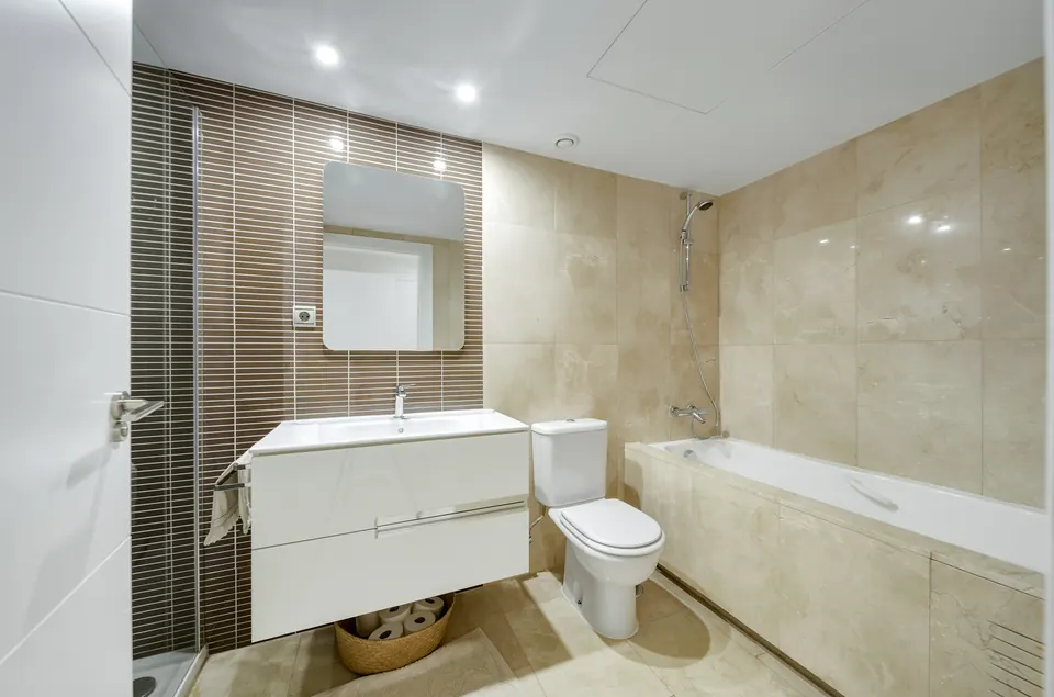Bathroom, Utopía Coast Properties · 2026 · shoot 5