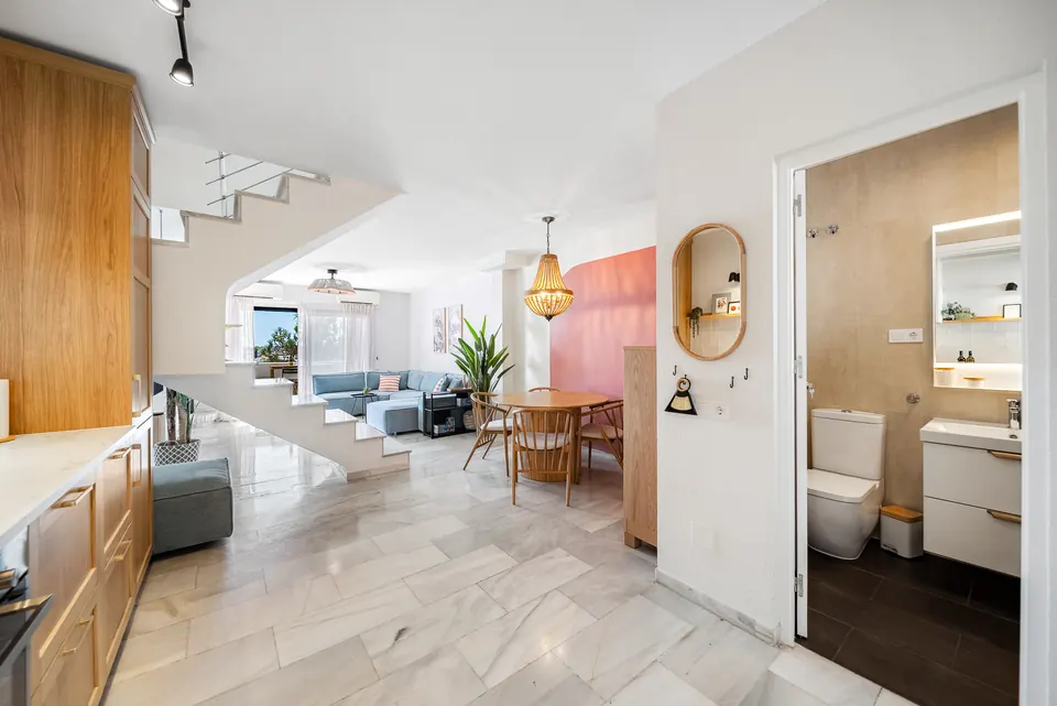 Open plan living and dining, Private owner · 2024