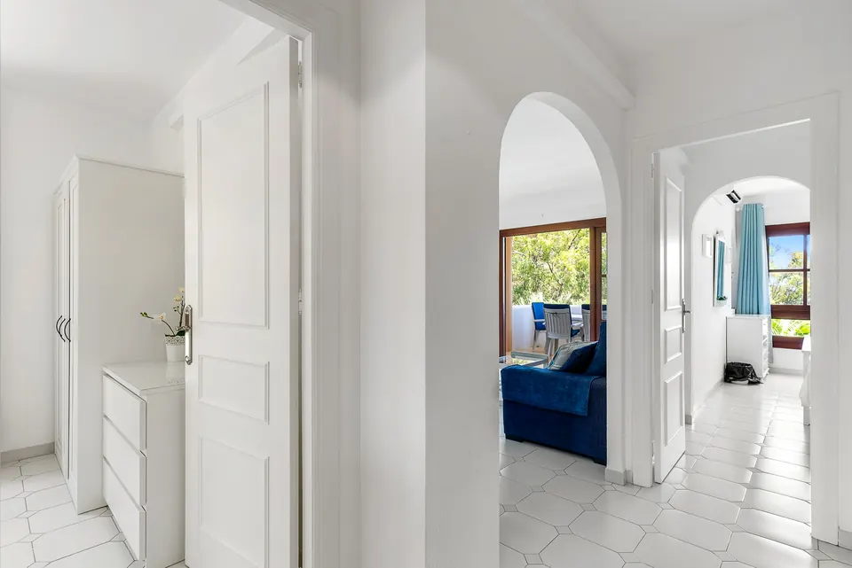 Entrance, Suncoaster · 2023 · shoot 7