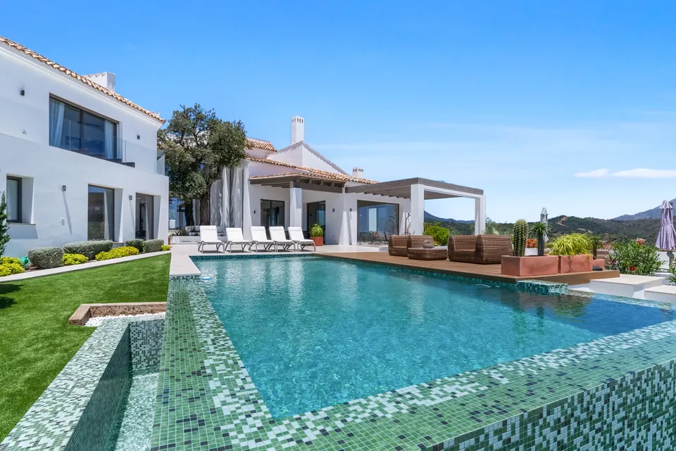 Pool, Roccabox · 2023 · shoot 1