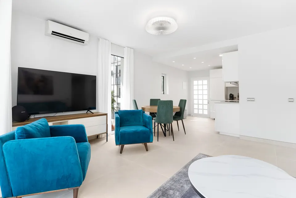 Open plan living and dining, Private owner · 2023